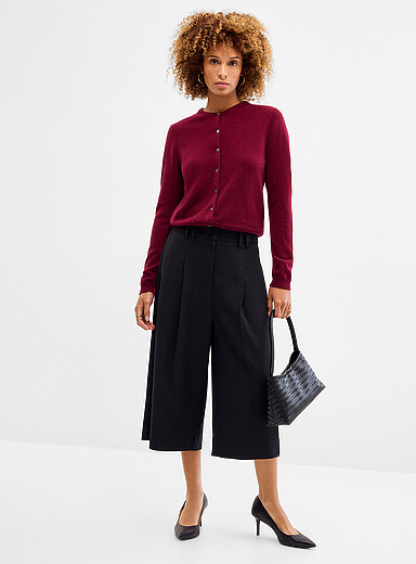 Sella textured pleated culotte <b>Fit: Ultra-wide leg, high rise</b>