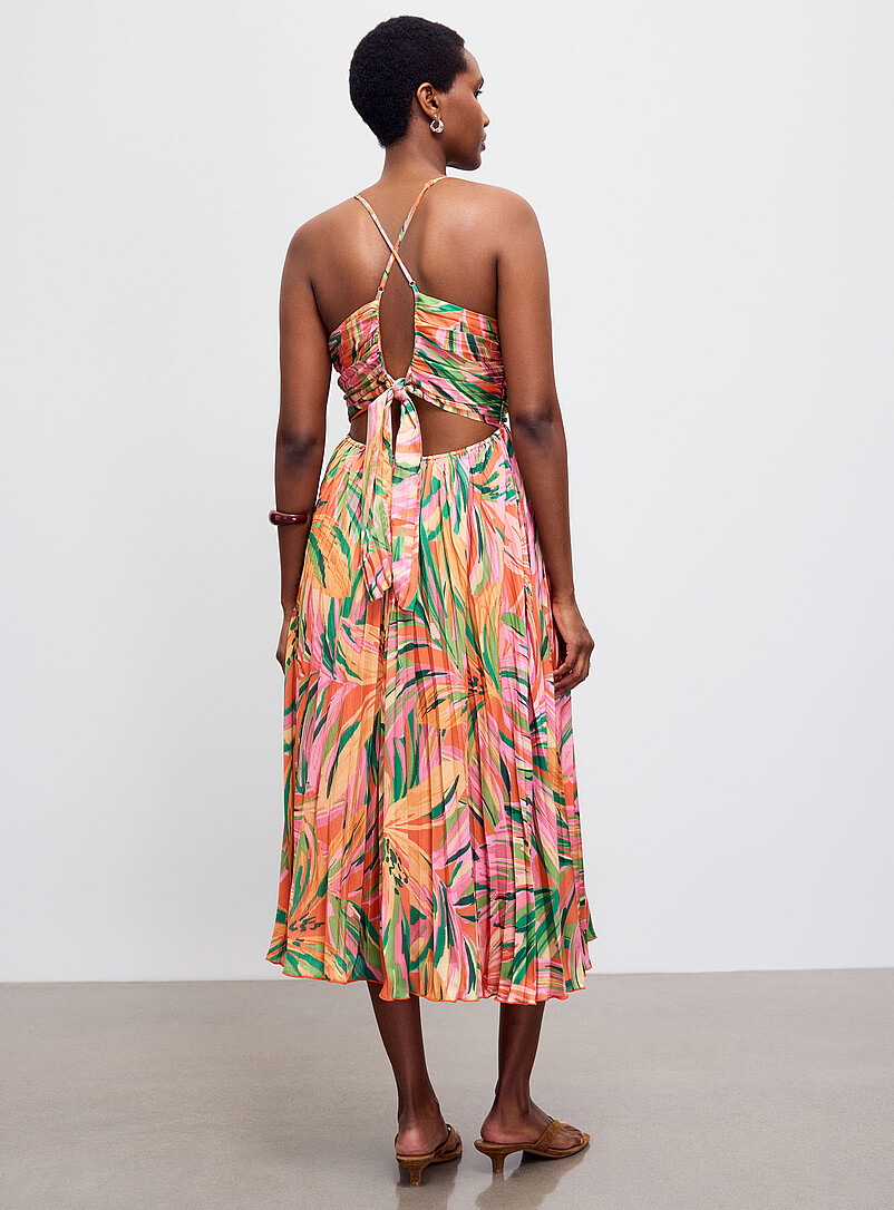 Sadie & Sage: La robe midi pliss&eacute;e fleurs exotiques Assorti pour femme