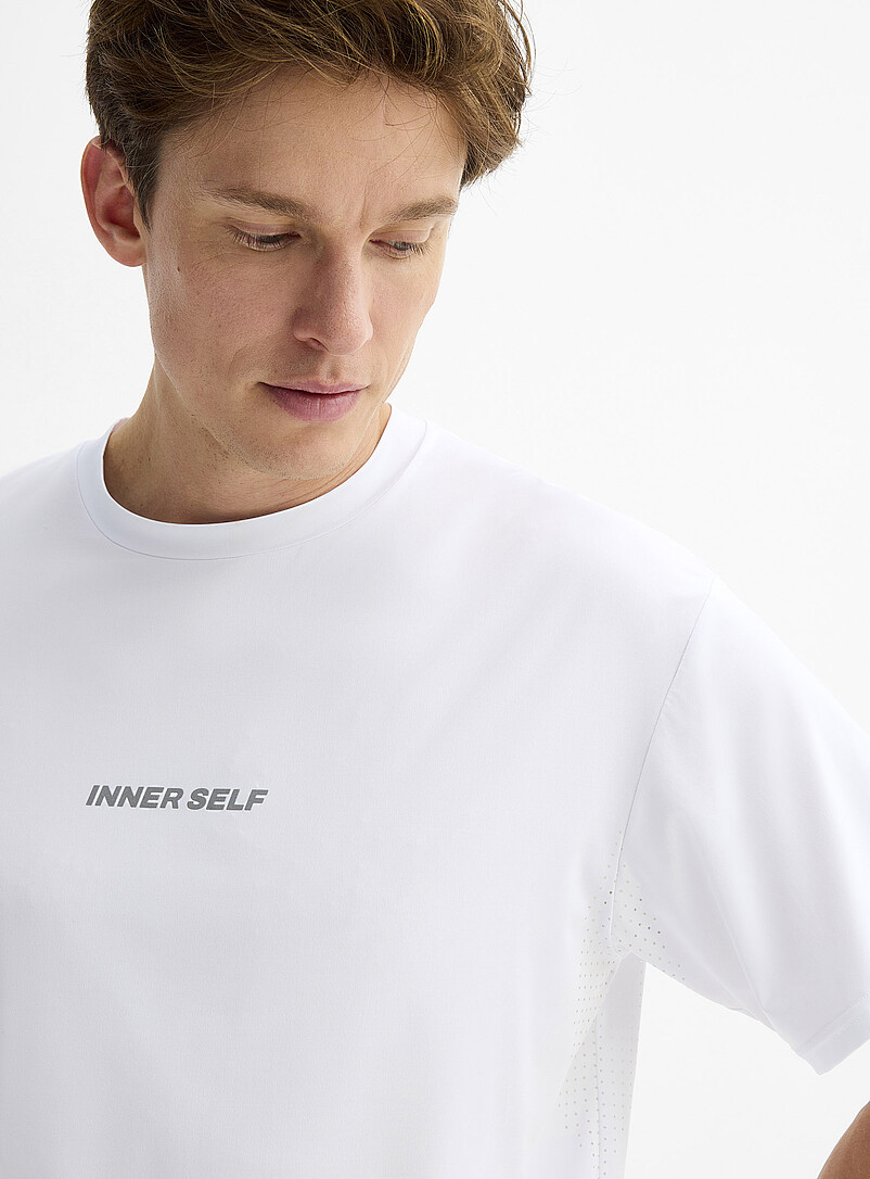 INNER SELF: Le t-shirt &agrave; perforations Performance PacePro&trade; Blanc pour homme