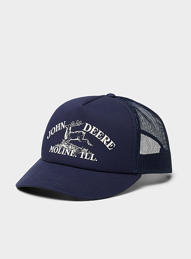 Deer illustration trucker cap