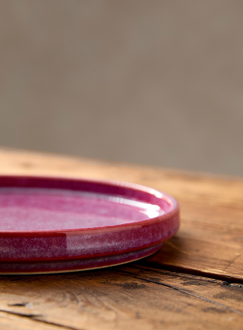 Nuanced red small plate product image 2