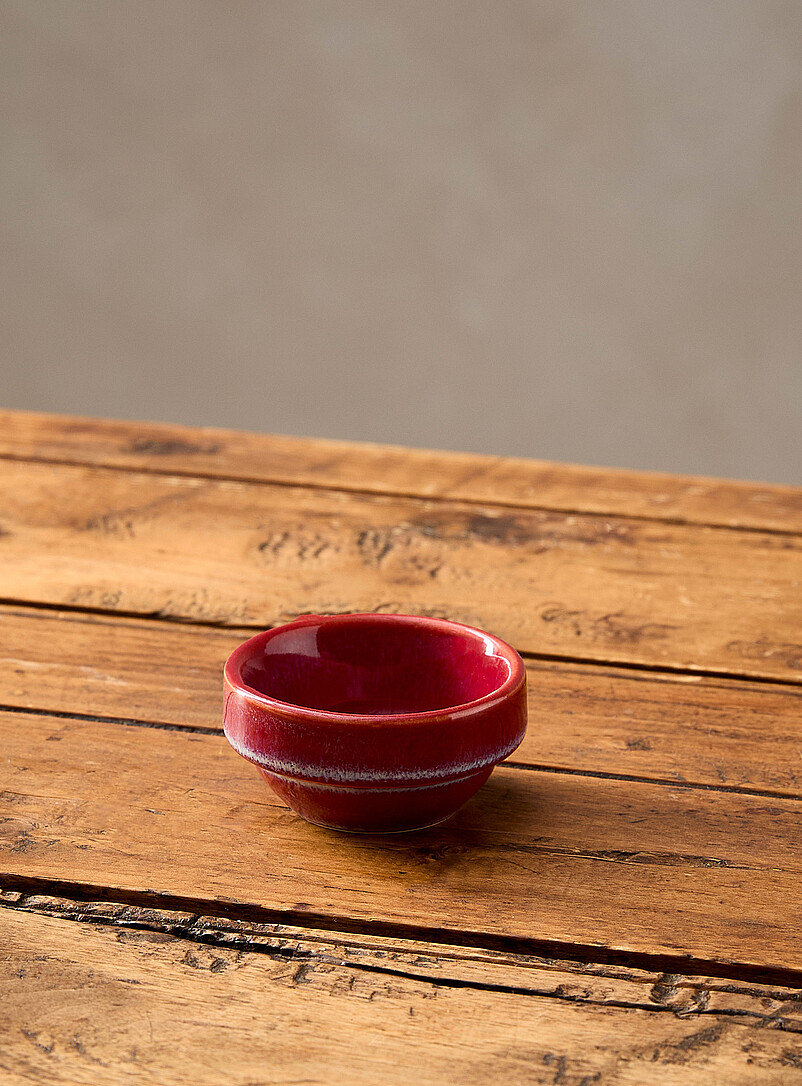 Nuanced red ramekin product image (primary)