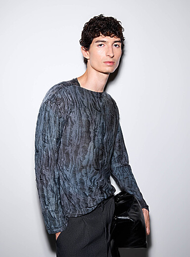 Button-collar distressed T-shirt <b>Imported from Seoul</b>