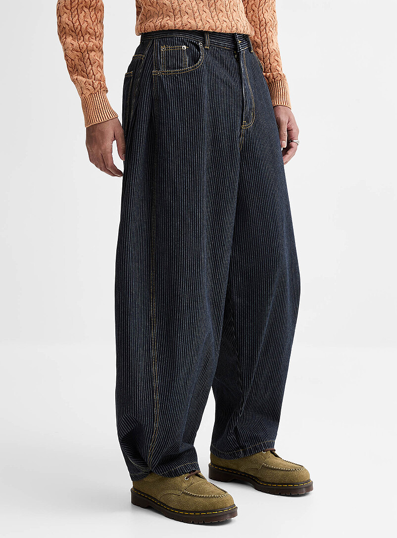 Hickory-stripe baggy jean Ultra-loose fit Imported from Seoul