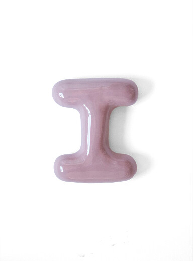 Semiporcelain letter I wall ornament