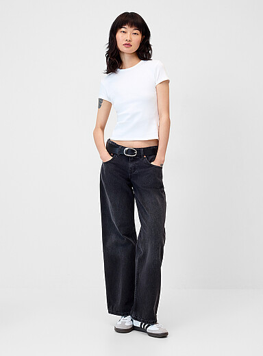 Low-rise straight-leg jean