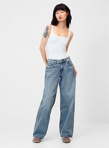 Le jean jambe large taille basse