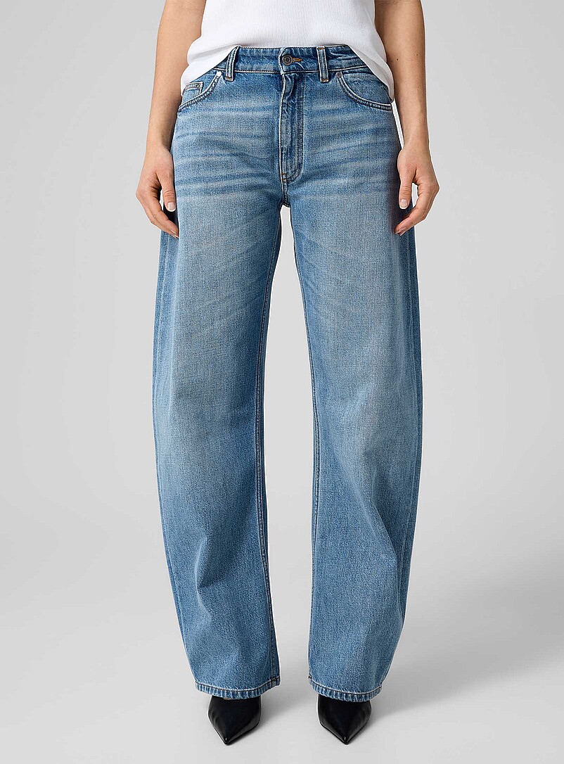 PURE.TECH curved-leg jean product image 2