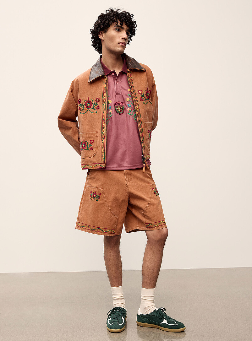 Floral embroidery worker Bermudas product image (primary)
