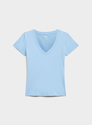 Le t-shirt col V coton biologique <b>Coupe tr&egrave;s ajust&eacute;e</b>