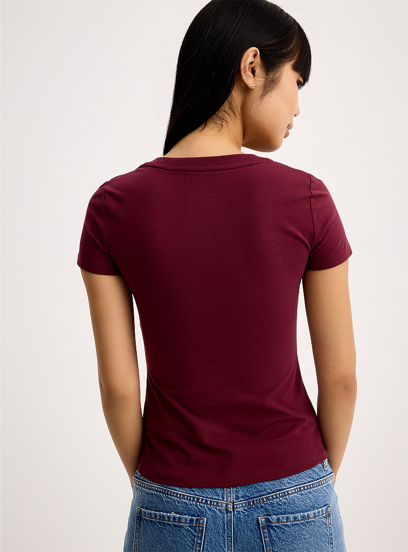 Twik Burgundy Organic cotton V-neck T-shirt <b>Super slim fit</b> for women