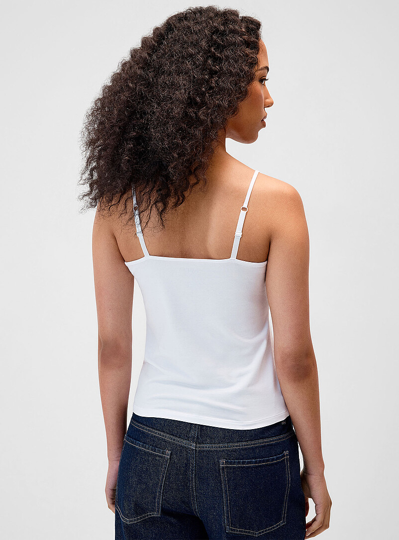 Twik: La camisole ajust&eacute;e fines bretelles Noir pour femme