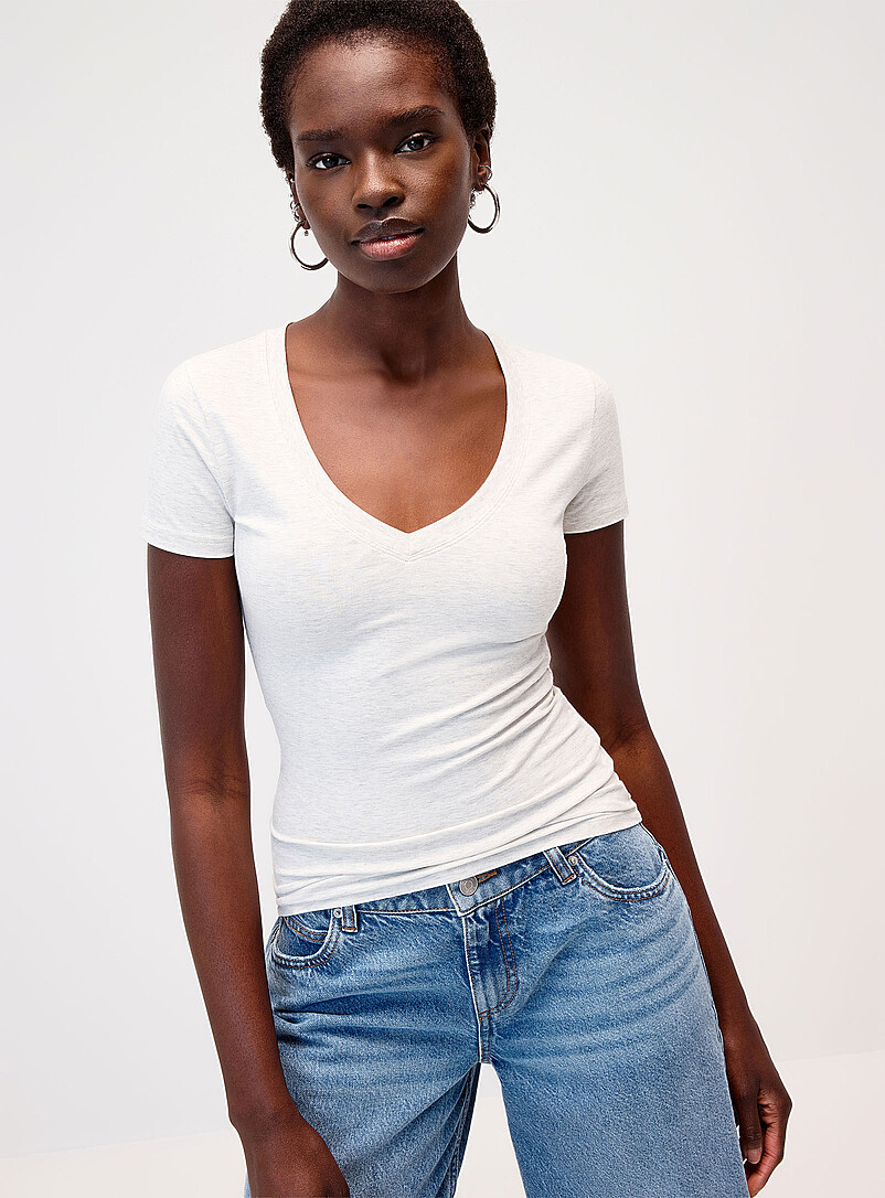 Organic cotton V-neck T-shirt Super slim fit product image (primary)