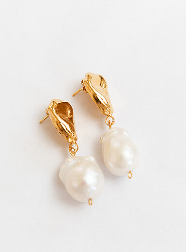 Mountain Pearl earrings