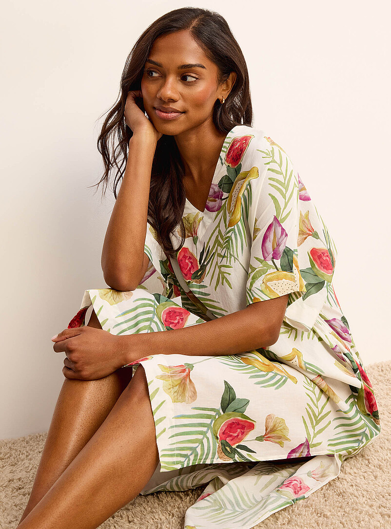 Miiyu: La robe de nuit fluide expression tropicale Blanc et noir pour femme