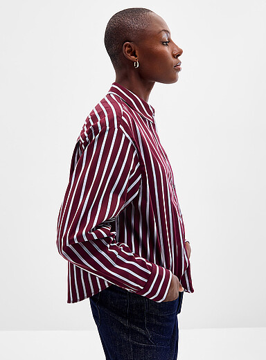 La chemise carr&eacute;e popeline ray&eacute;e