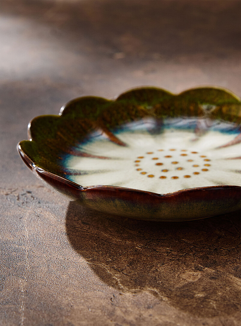 Embossed flower tray product image 3