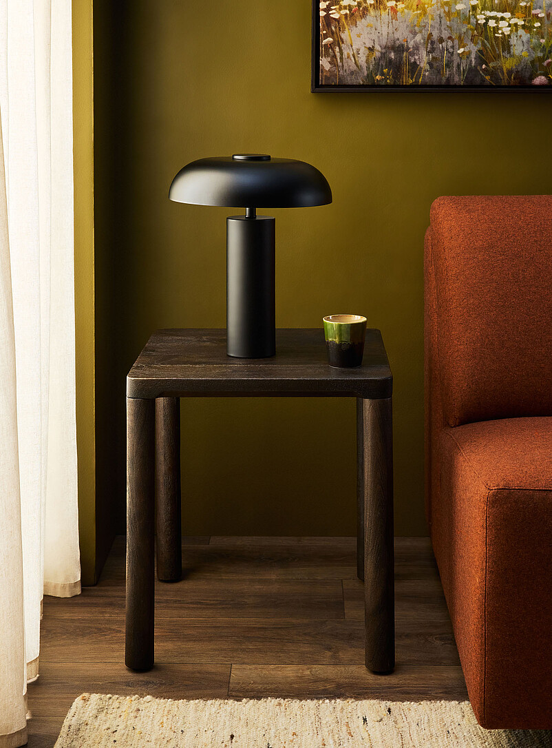 Round metal table lamp product image (primary)