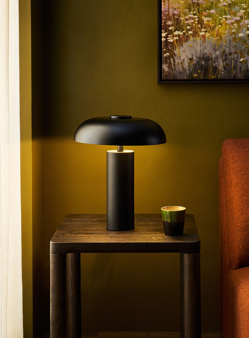 Round metal table lamp product image 2