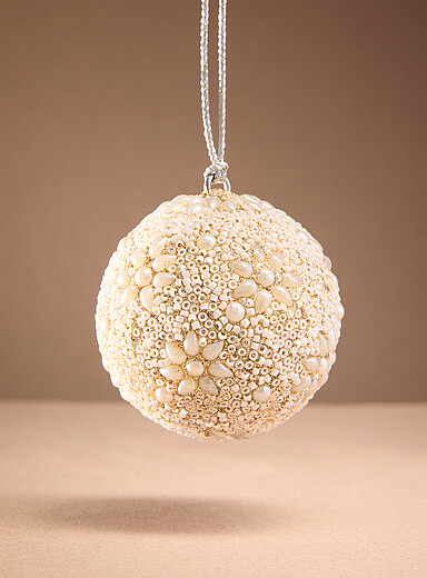 L'ornement billes boule fleurs perl&eacute;es <b>Collection de No&euml;l</b>