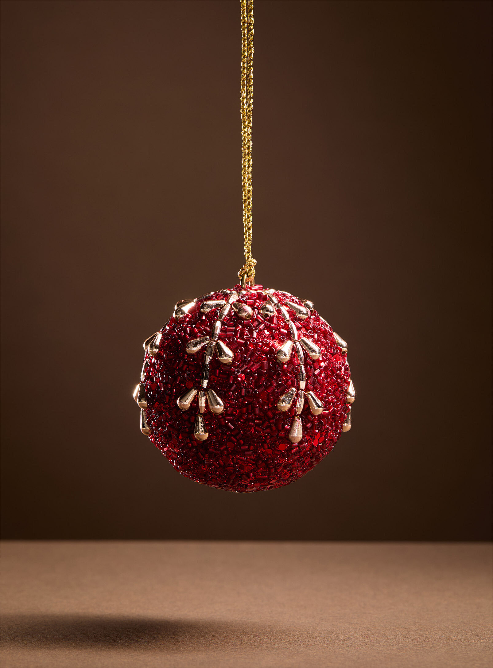 Simons Maison - Gold and red beaded ball ornament Christmas Collection (Home, Red, ONE SIZE)
