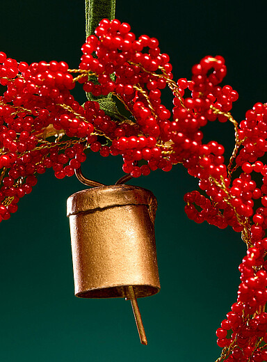 L'ornement couronne billes rouges et cloche <b>Collection de No&euml;l</b>