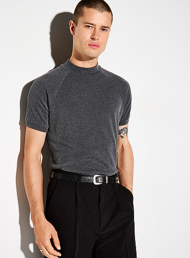 Le 31: Le t-shirt col montant c&ocirc;tel&eacute; <b>Importation de S&eacute;oul</b> Charbon pour homme