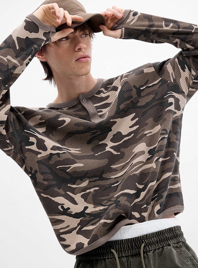 Camouflage waffled Henley T-shirt Imported from Seoul product image 2