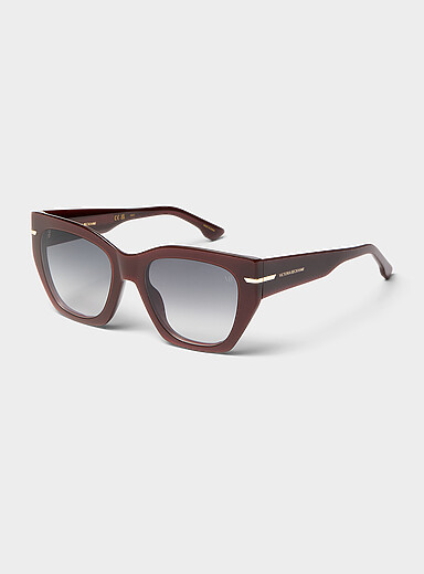 Les lunettes de soleil angulaires marron