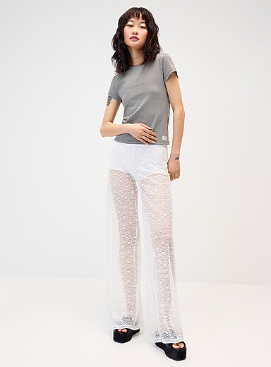 Le pantalon large dentelle