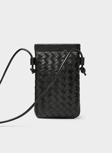 La pochette pour t&eacute;l&eacute;phone tressage panier