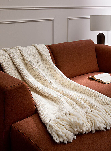 Fringed woven wool throw 130 x 170 cm