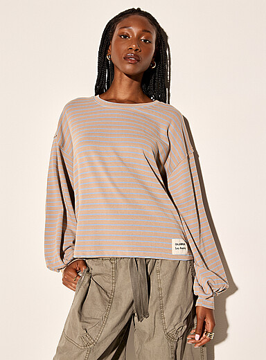 Le t-shirt manches longues ray&eacute; bordures brutes