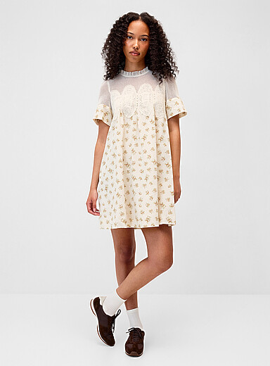 La robe babydoll fleurs et filet