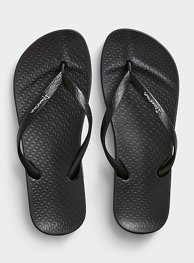 Ana black flip-flops Women