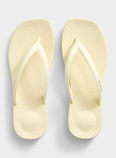 Pluma vanilla flip-flops Women