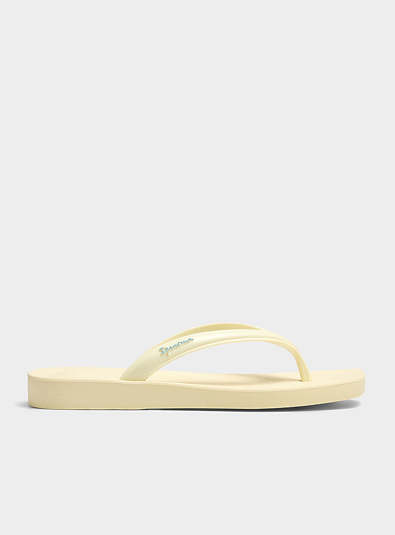 Pluma vanilla flip-flops Women product image 2