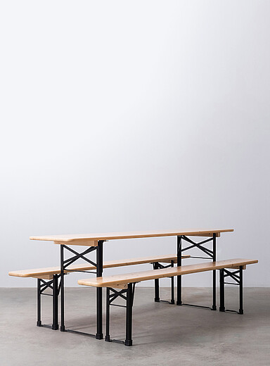 L'ensemble table et bancs d'ext&eacute;rieur The Original