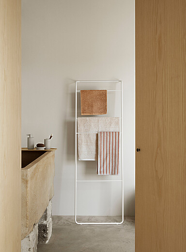 Modo steel ladder towel rack