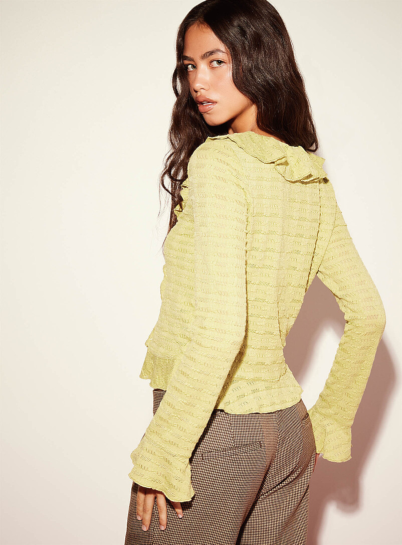 Textured ruffled blouse | NOBLE | | Simons