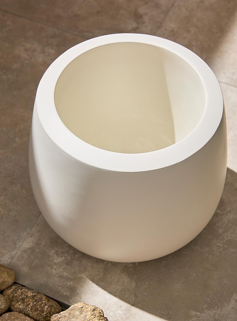Belly rounded indoor/outdoor planter 15" in diameter product image 2