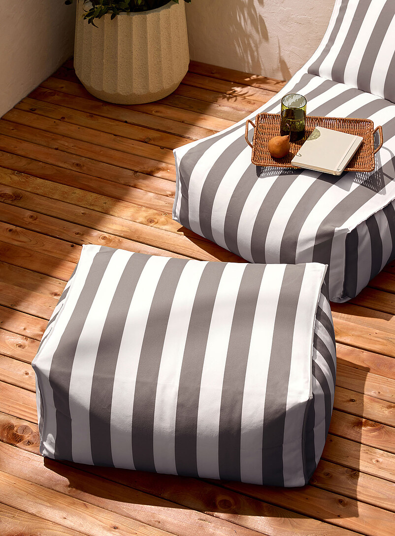 Santorini striped pouf Indoor and outdoor product image (primary)
