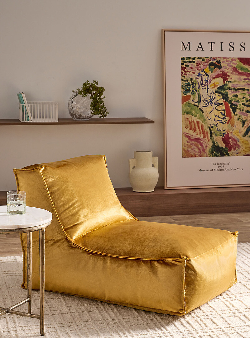 Rock Rectangular Velvet Pear Chair