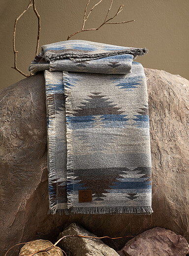 Lakeside blanket