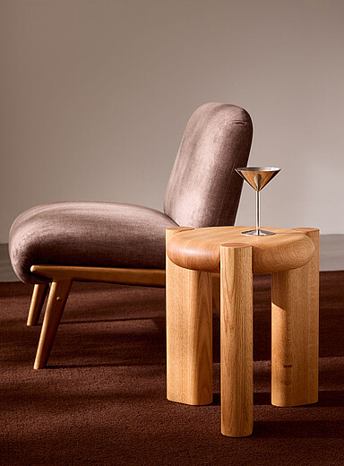 Le petit tabouret ch&ecirc;ne rouge