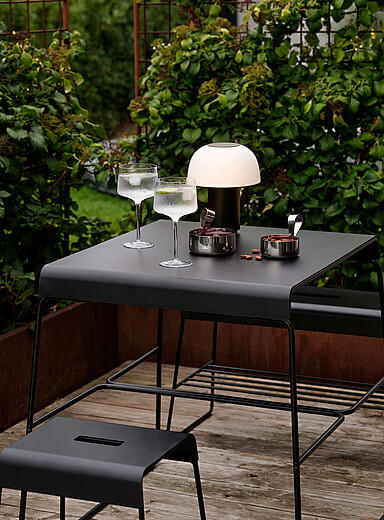 La table d'appoint minimaliste Int&eacute;rieur et ext&eacute;rieur