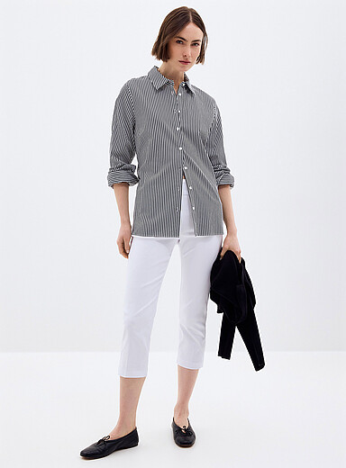 Comfort-waist bengaline capri pant <b>Fit: Slim leg, regular rise</b>