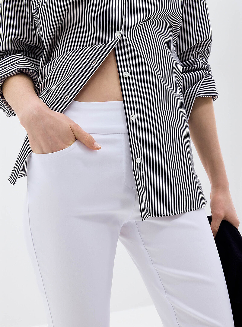 Contemporaine: Le capri bengaline taille confort <b>Coupe : jambe ajust&eacute;e, taille r&eacute;guli&egrave;re</b> Blanc pour femme