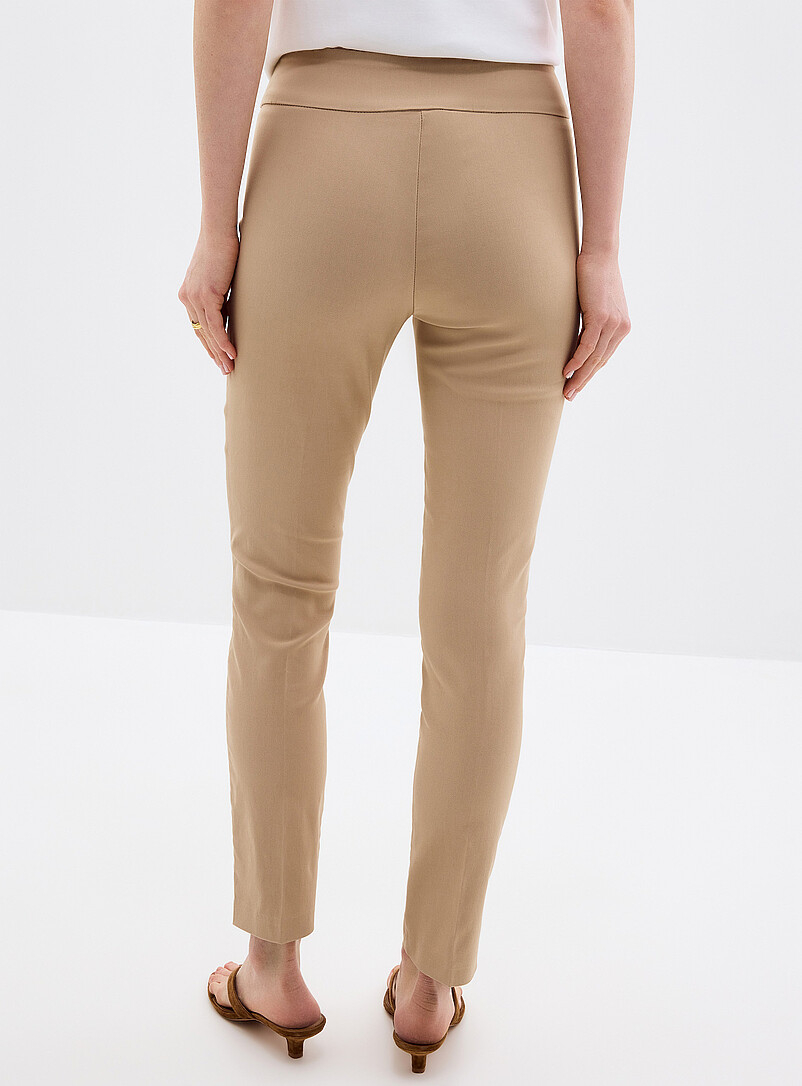 Contemporaine: Le pantalon bengaline taille confort <b>Coupe : jambe ajust&eacute;e, taille r&eacute;guli&egrave;re</b> Bleu fonc&eacute; - Indigo pour femme