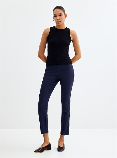 Le pantalon bengaline taille confort <b>Coupe : jambe ajust&eacute;e, taille r&eacute;guli&egrave;re</b>